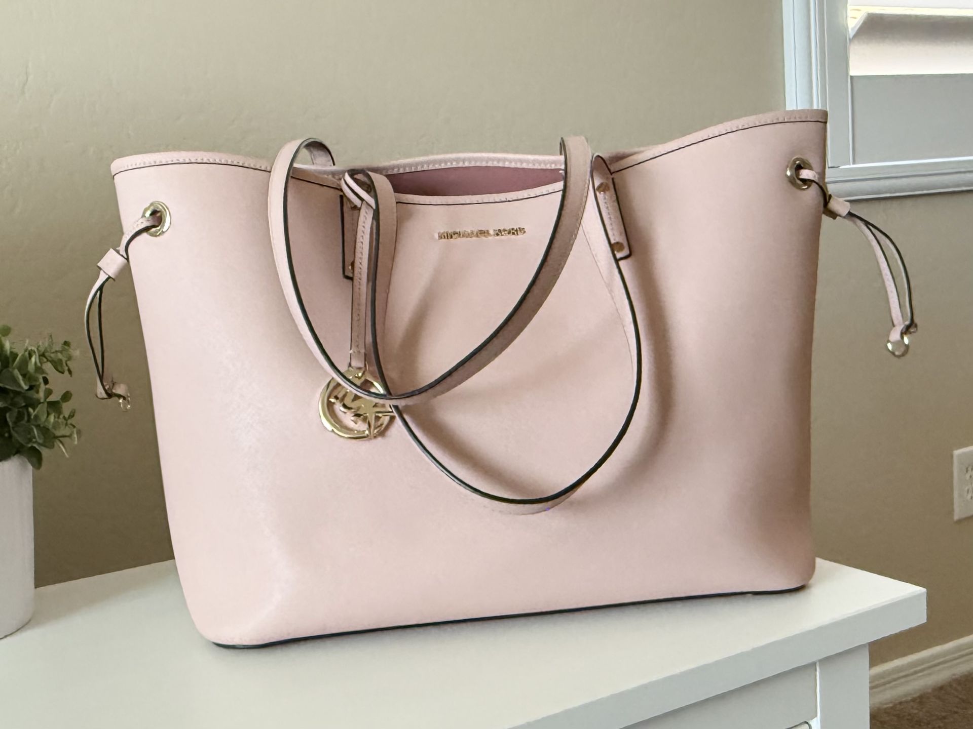 Michael Kors Leather tote bag for sale