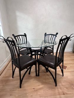 Round Glass Top Dining Table with 4 Chairs