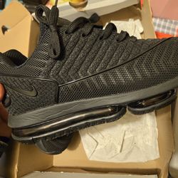 Nike Shoes 