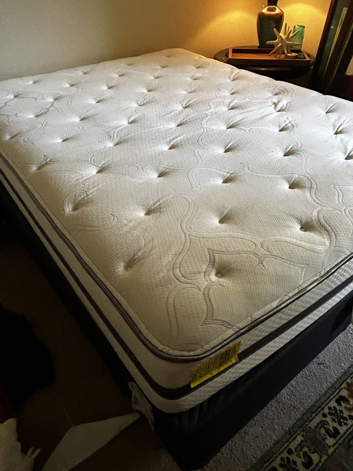 Queen Mattress And box Spring