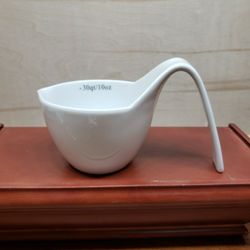 Palm Restaurant 10 Ounces Measuring Cup With Handle 