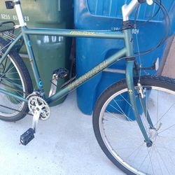 SPECIALIZED.   Hard Rock.      26"tires 