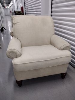 Accent chairs