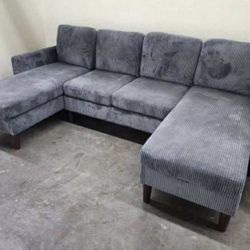 New Sectional Couch with Double Chaise! Free Delivery π!