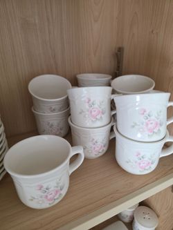 Pfaltzgraff Vintage Tea Rose Collection 66 pcs