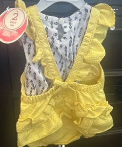 Baby Girl 2-Piece Ruffle Outfit Set