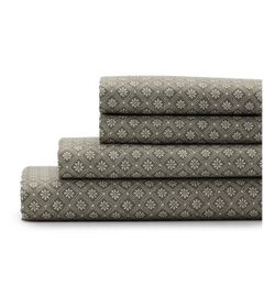 Brand New King Size 4-Piece Set Cuddl Duds Microfiber Sheet Set - Ditsy Diamond Geo