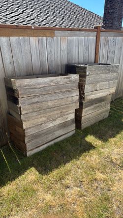 Wood planter boxes x 4