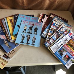 Vintage Toy Soldier Magazines (31)