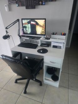 Computer desk