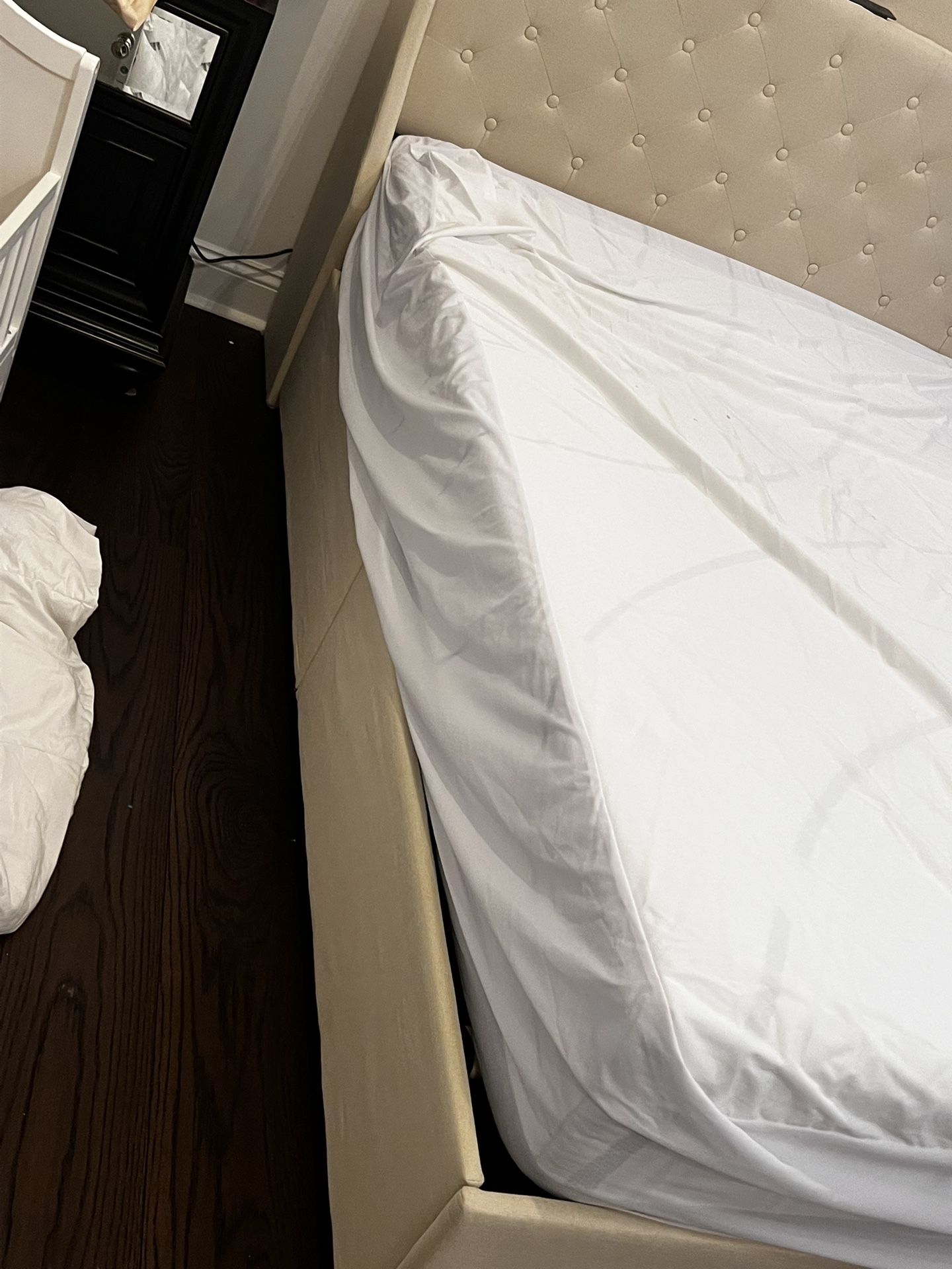 Queen Bed With Bottom Storage 