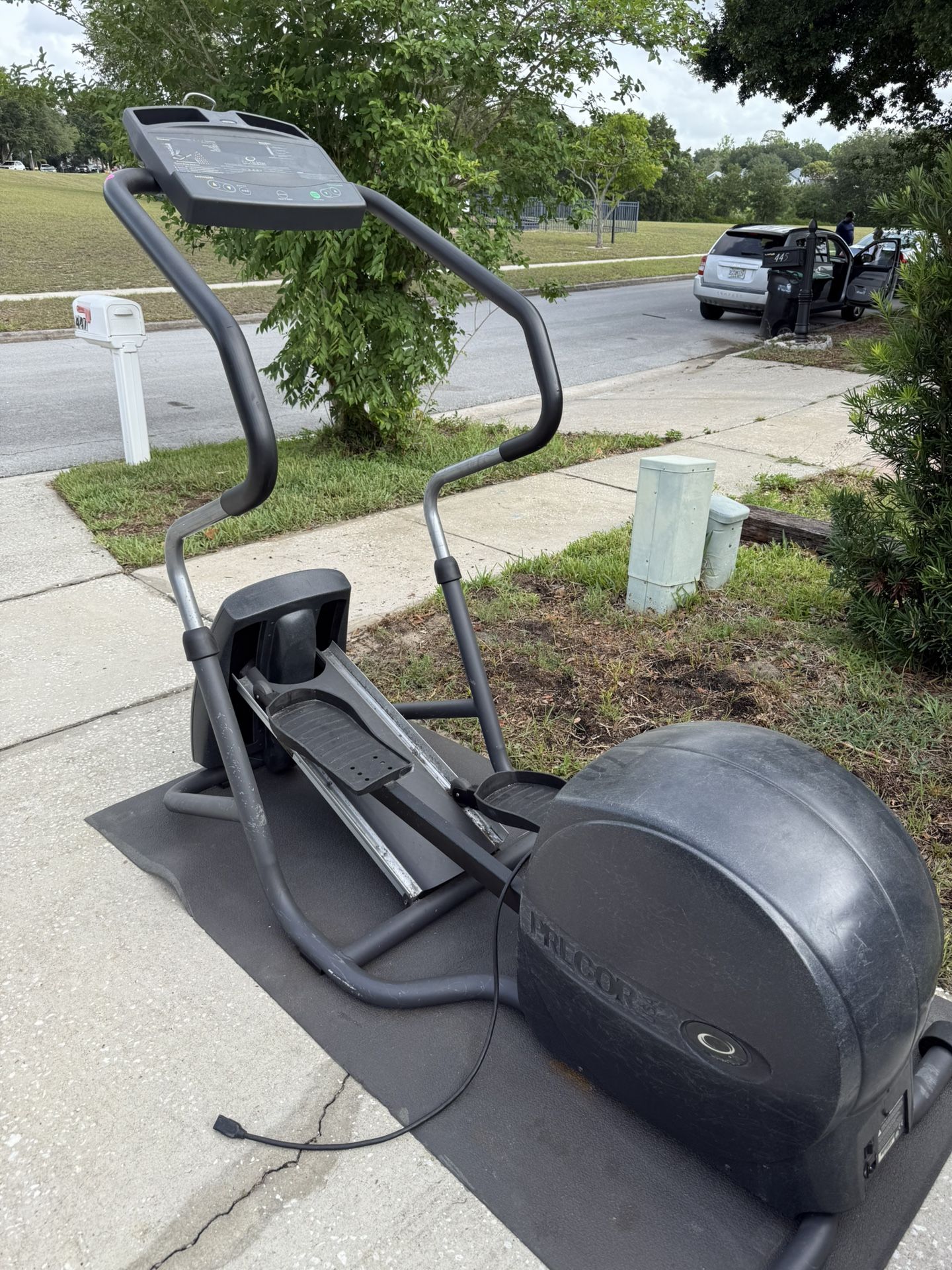 Elliptical Cross-Trainer