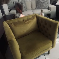 Velvet Tufted Accent Chair 