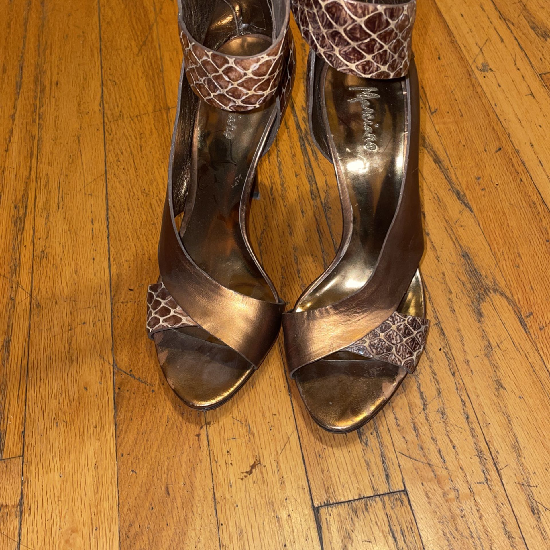 Bronze Marciano by Guess  Shoes Sz 7 