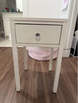 Night stand