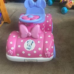 Minnie Mouse Power Wheel Comes With Battery and Charger. Price 30$ Pick Up.  E.  72  and Grand View.  E.   Tacoma 