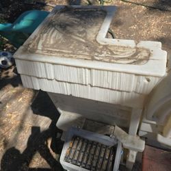 Free Outdoors Kitchen For kids.  dirty neat cleaning