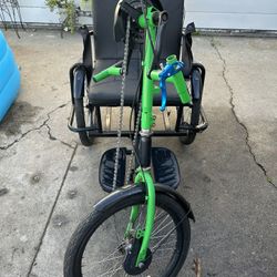 Triciclo adaptado de mano (Handcycle)