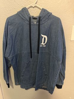 Disney resort Levi’s sweater small