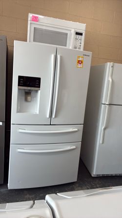 Nice like new Samsung refrigerator