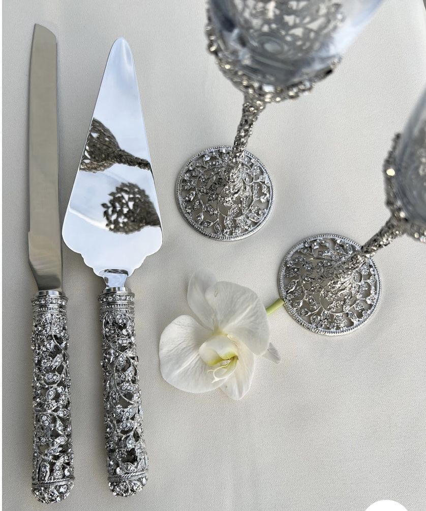 Wedding Set - Champagne Flutes & Cake Servers