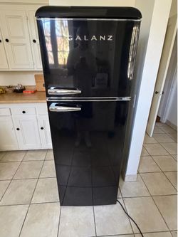 Galanz Refrigerator black