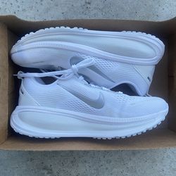 Nike Womens Vomero 18 White Grey Silver Size 9 women / 7.5 men