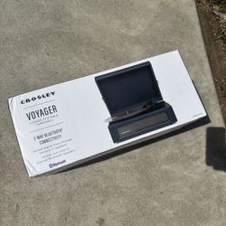 CROSLEY CR8017B-BK 3 SPEED VOYAGER PORTABLE RECORD PLAYER TURNTABLE - NAVY BLUE