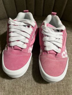 VANS "NEW" Limited Edition Pink and White Checkered Size 6 Women's