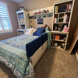 Pottery Barn Bedroom  Set.  Full Size Bed    