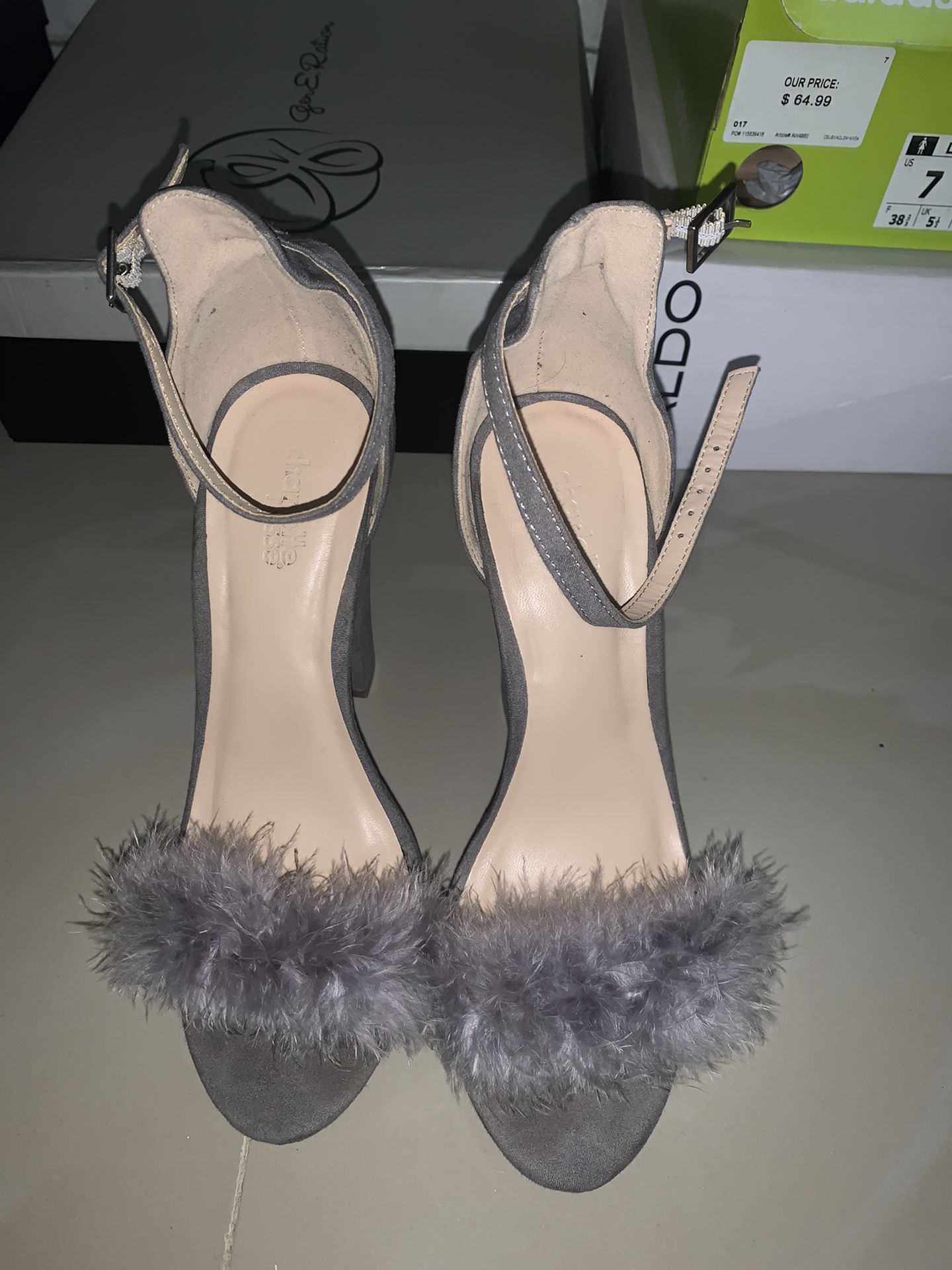 Suede puffy grey heels