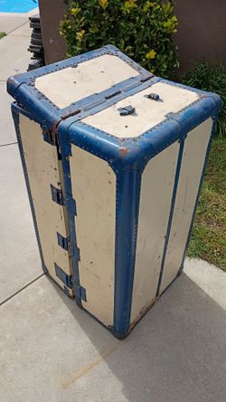 Steamer trunk /vintage wardrobe trunk