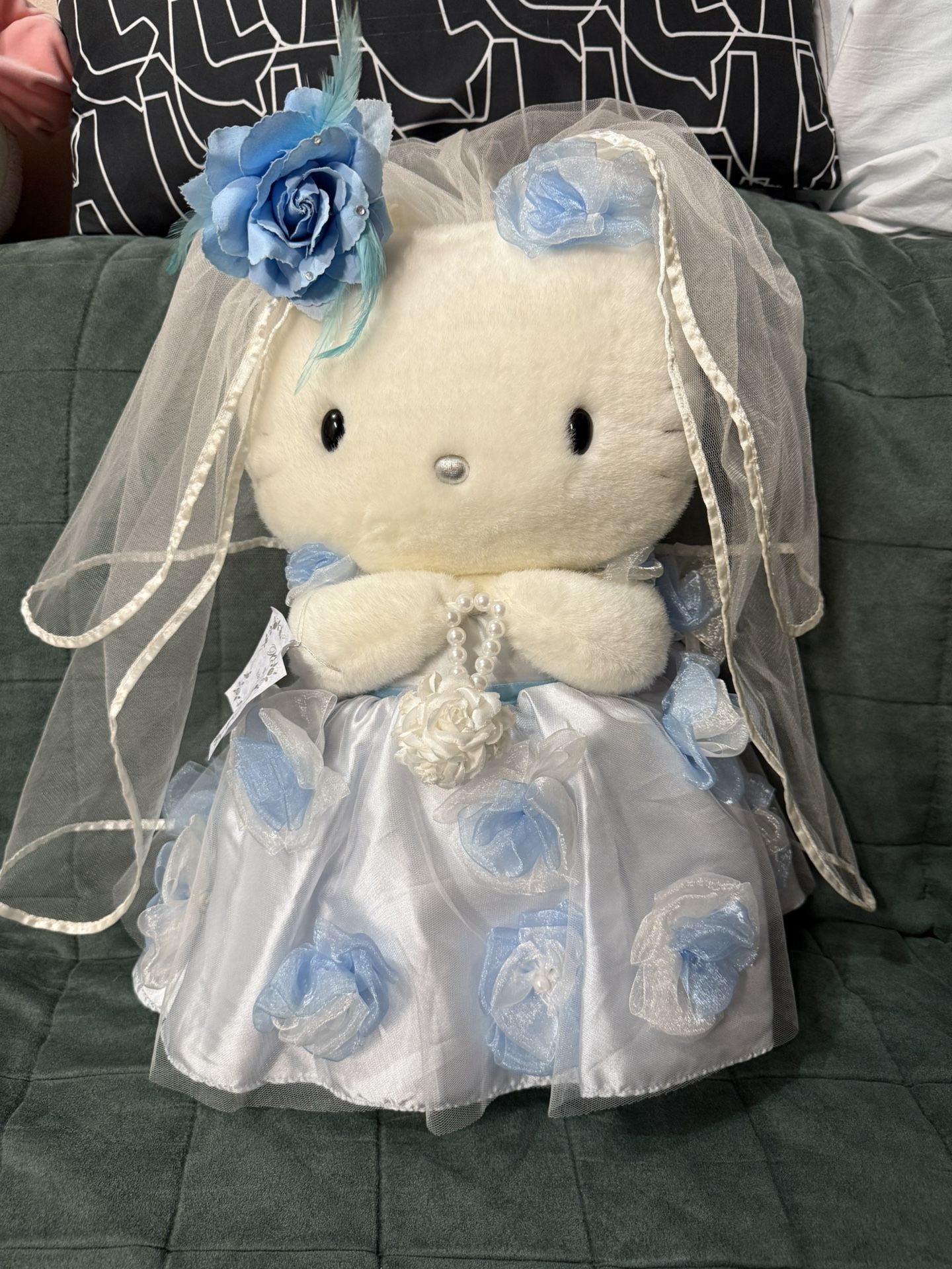 Very Rare Limited Vivitix Hello Kitty Bride Year 2000
