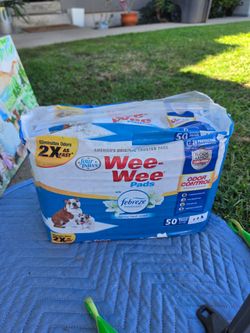 Four Paws Wee-Wee Pads 50 Count