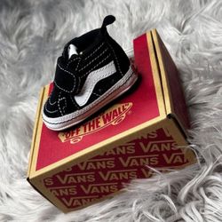 New Baby Shoes / Zapatos Nuevos De Bebé 