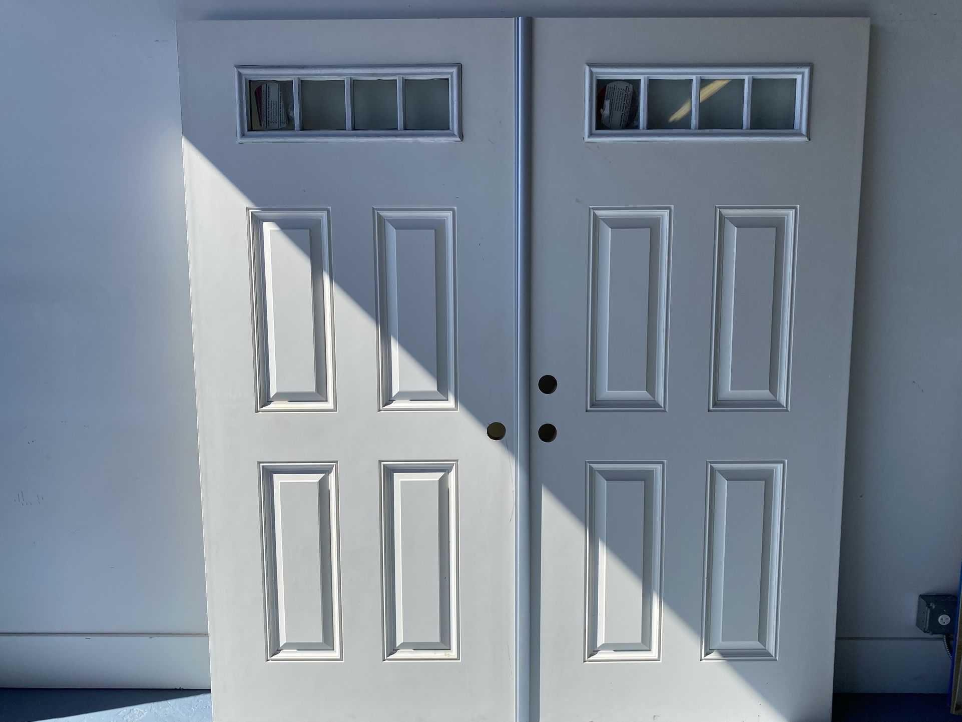 A Pair Of 36“ X 80“ Smooth Exterior Fiberglass Doors