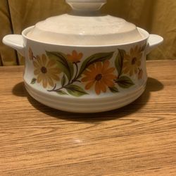 Vintage bake & serve casserole