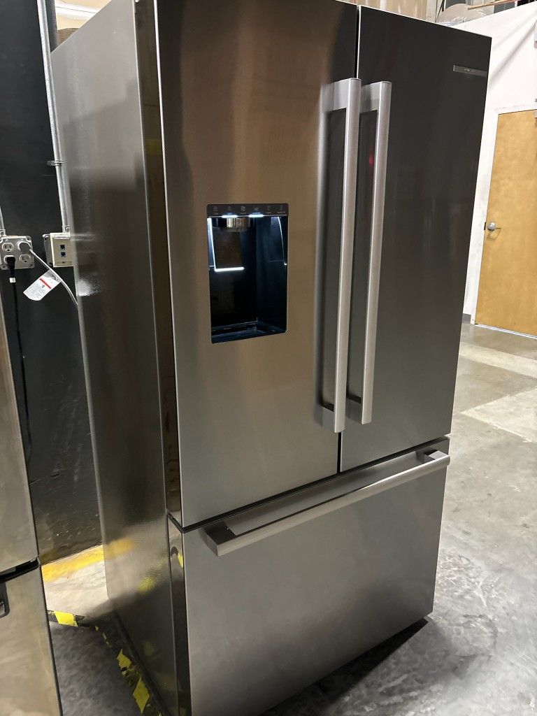 Bosch Stainless Steel 21.6-Cu Ft Smart French Door Refrigerator With Ice Maker