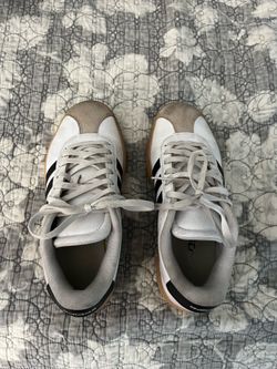 Adidas women’s / girls shoes