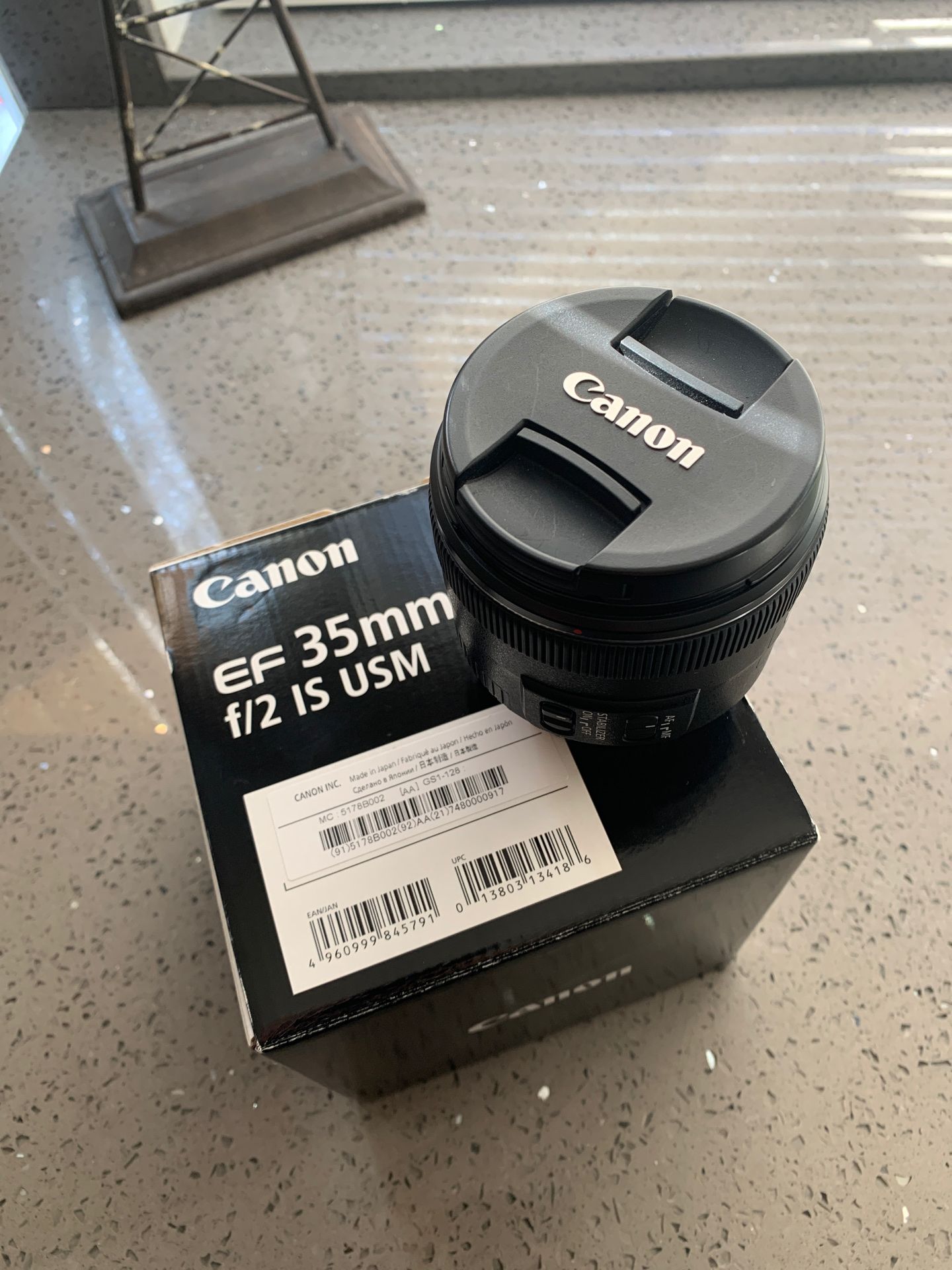 Canon Lens EF 35mm f/2 IS USM