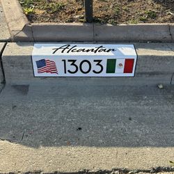 Custom Curb Painting