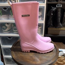 Woman’s Rain boots 