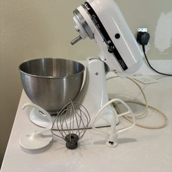 Kitchenaid 4.5 Quart Stand Mixer With All The Attachments