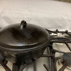 Cast iron pan