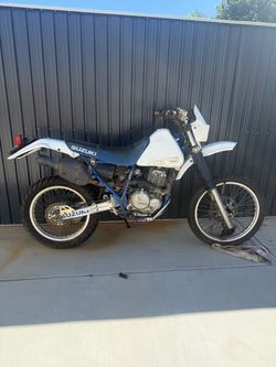 SUZUKI DR250S