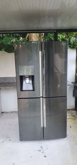 Samsung refrigerator black stainless