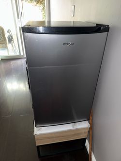 Only one month of use — everything is clean.
