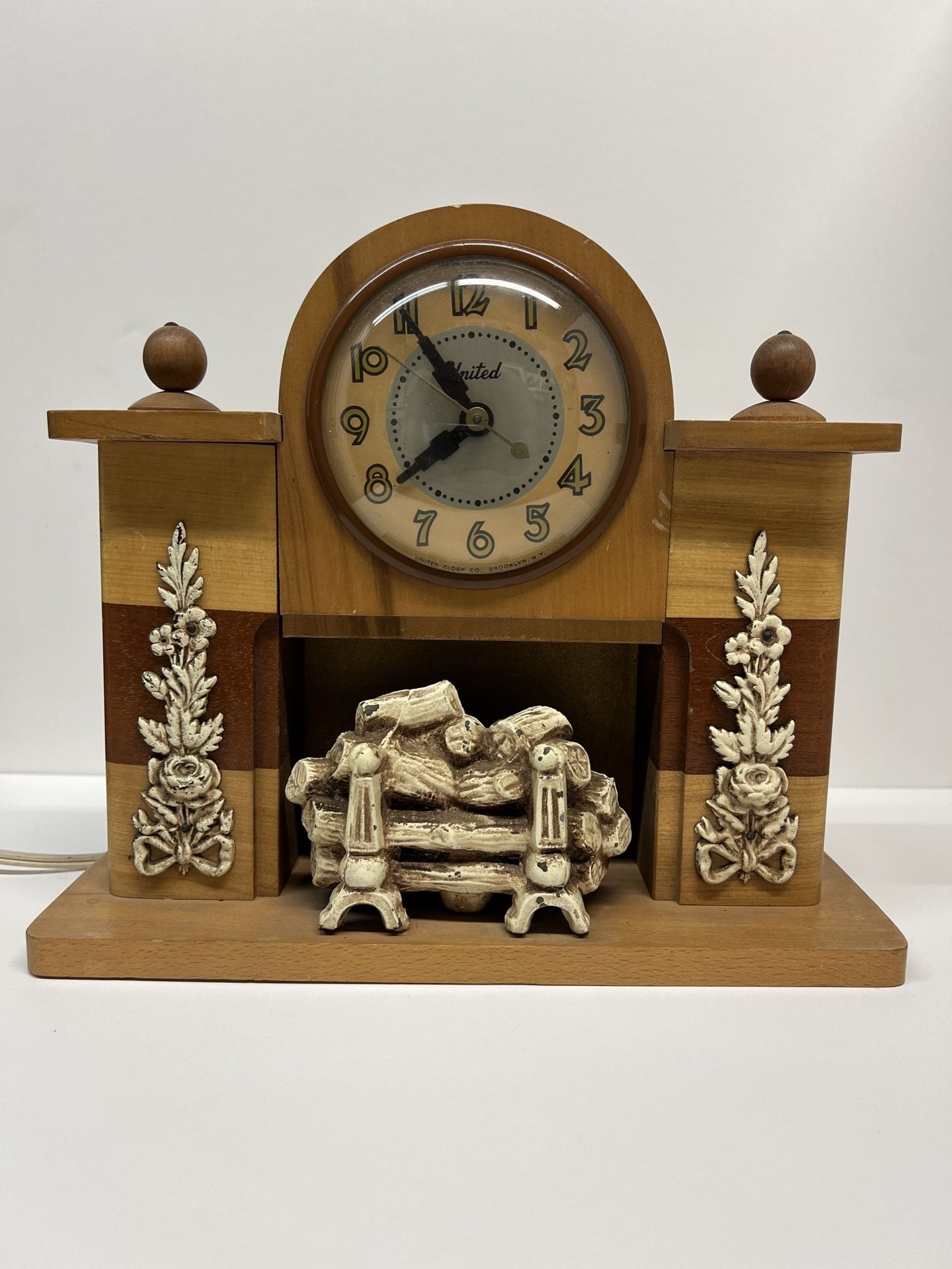 Vintage Mantle Clock Fireplace Lights Up Tv Clock