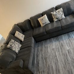 Grey Sectional sofa great Condition ‼️