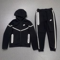 Nike Tech Fleece Tracksuit Set Black size Medium